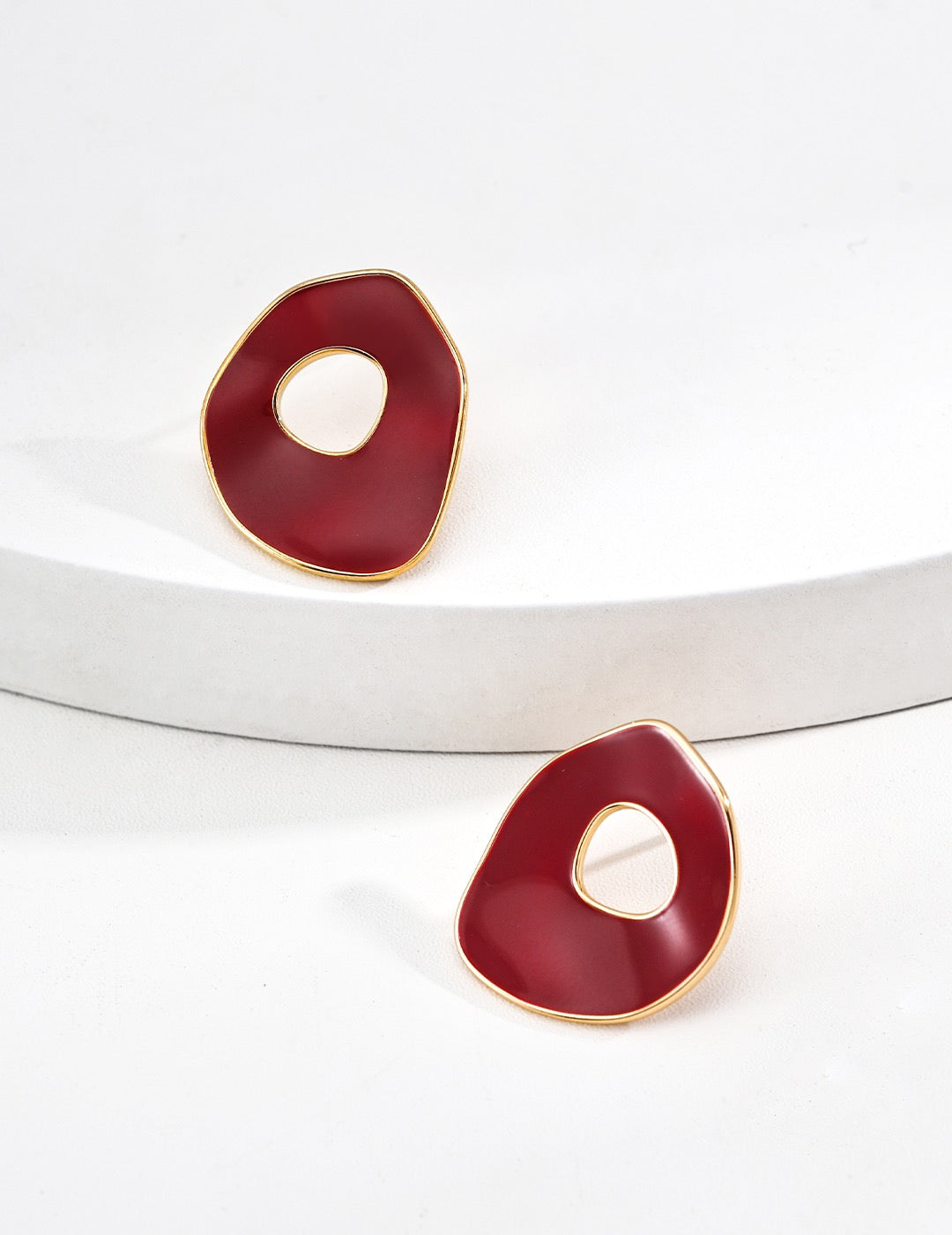 Eye-Catching Red Drip-Enamel Hoops — Classic, Minimal, Universally Flattering
