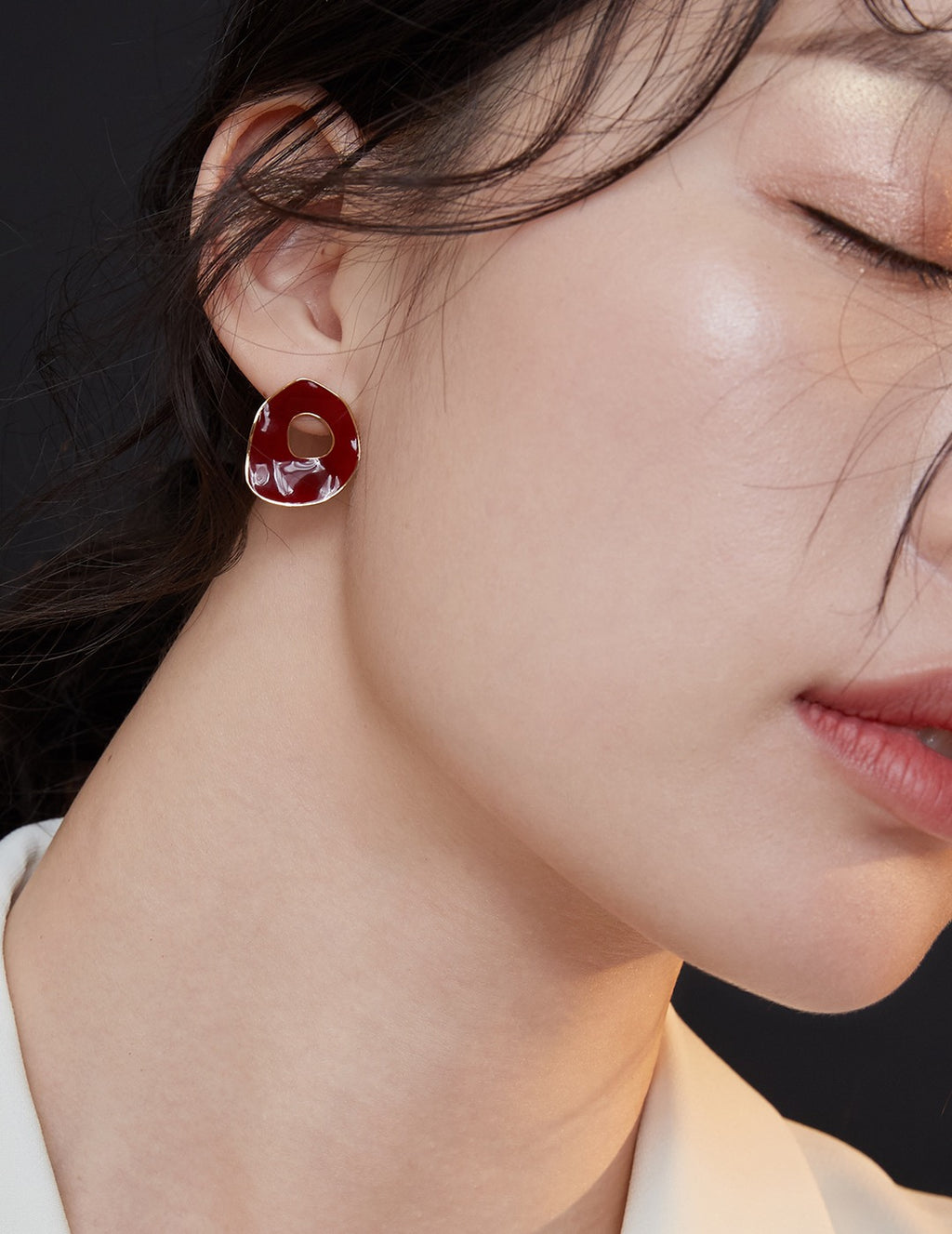 Eye-Catching Red Drip-Enamel Hoops — Classic, Minimal, Universally Flattering