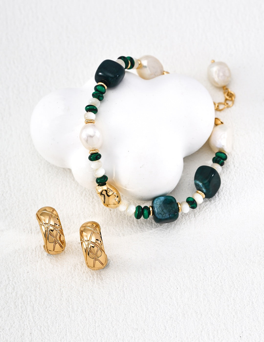 S925 Quilted‑Pattern Hoop Studs — 1.8cm Modern Classic